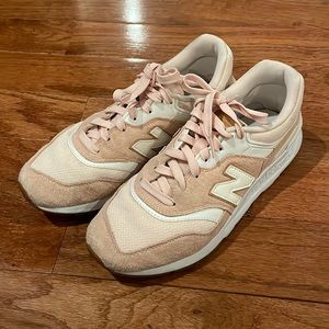 New Balance 997H - Colour: Pink Haze/Vintage Rose - Women’s size 8
